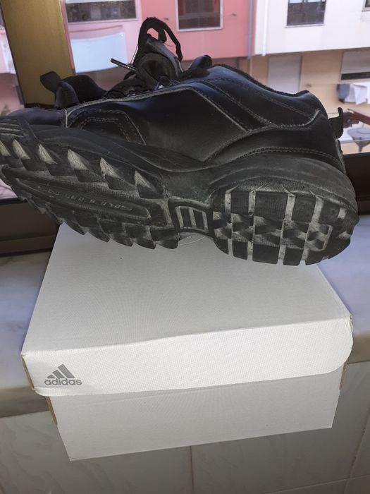 Tenis marca skechers tamanho 37 preto