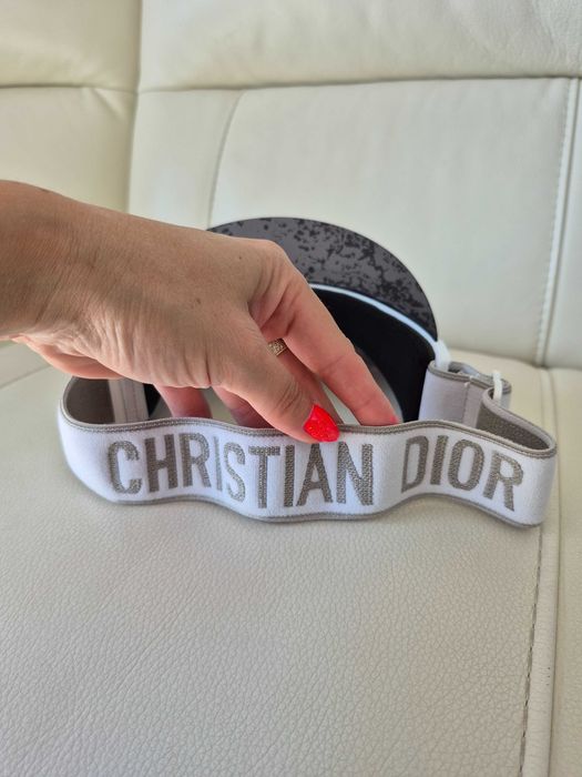 Daszek Dior Biały