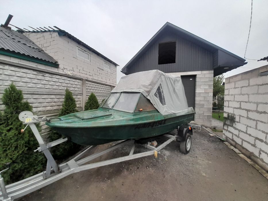 Продам лодку  Крим М Ямаха 40 Лафет