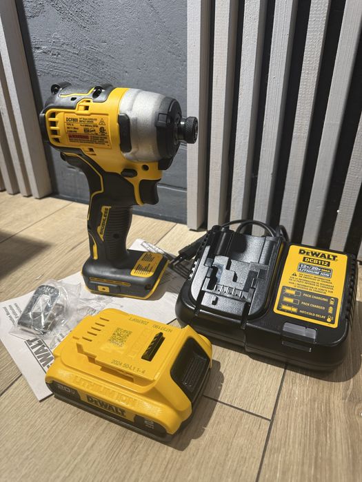 Набір Dewalt DCF809D1  Mexico імпакт,зарядне з акумулятором 2А