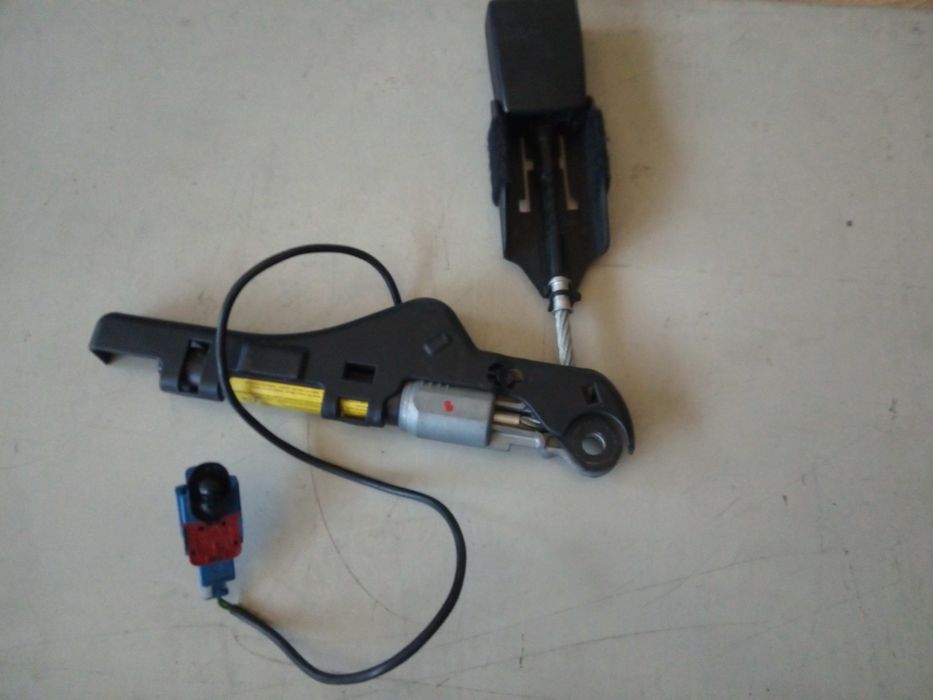 Encaixe de cinto frente direito CITROËN C3 II (SC_)