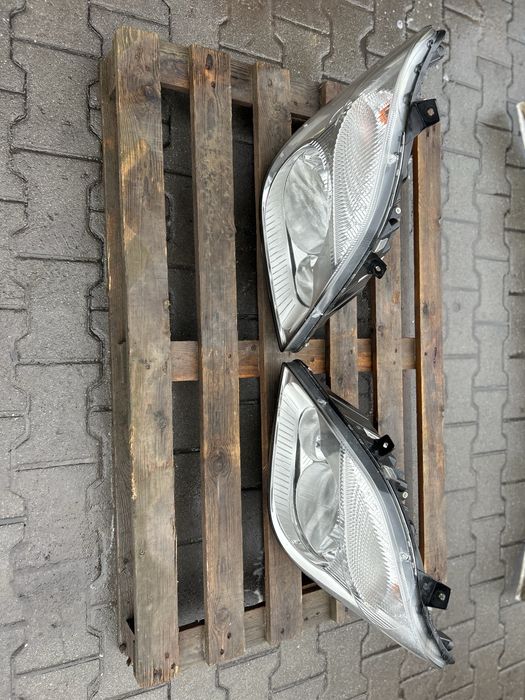 Reflektory do Mercedesa Sprintera z 2010 r kpl lewy i prawy