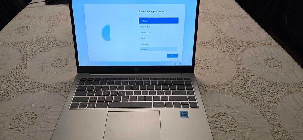 Portátil HP 14-EP0001NP