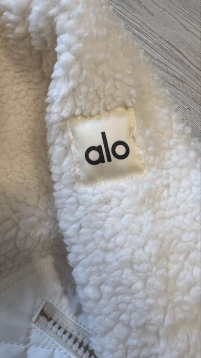 Sherpa edge bomber alo yoga S