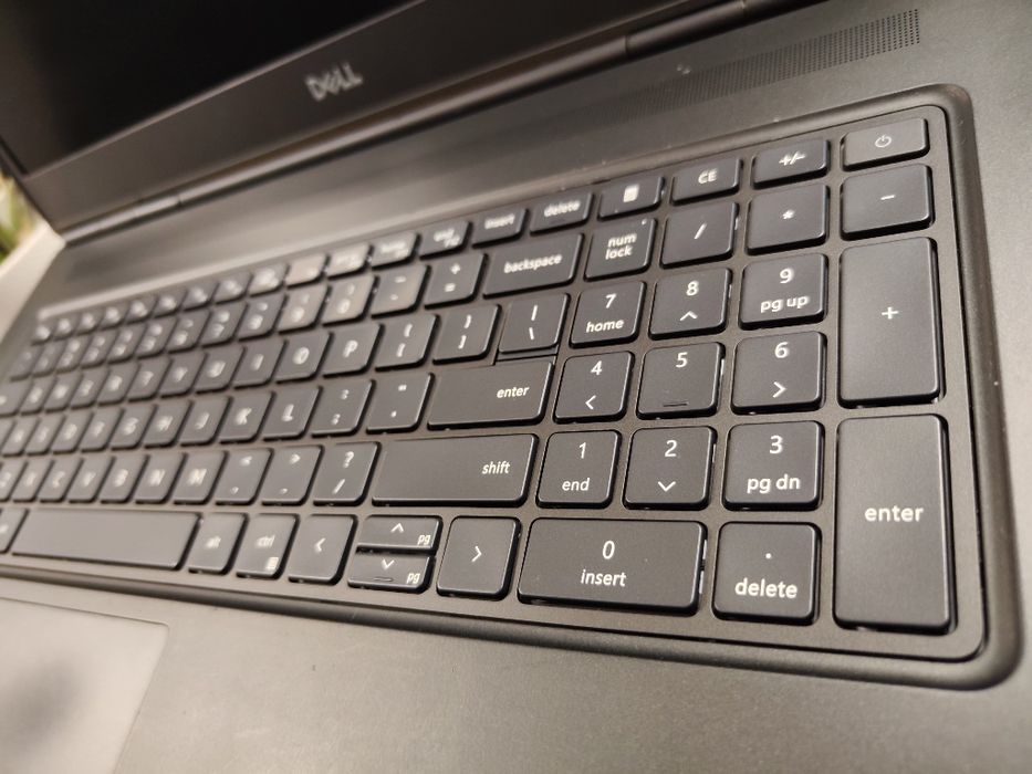Laptop Dell Precision 7750  Xeon W-10855M, 32GB RAM, SSD 512GB, NVIDIA Quadro RTX4000 8GB