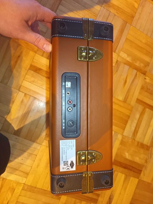 Sprzedam gramofon retro Nostalgy by Auna w walizkowej obudowie.