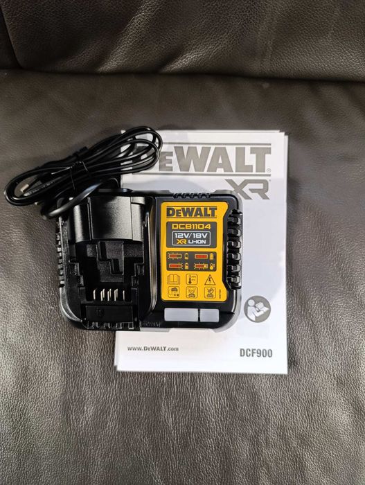 гайковерт аккумуляторний ударний dewalt DCF900P1  18V 1X 5.0Ah 1355Nm