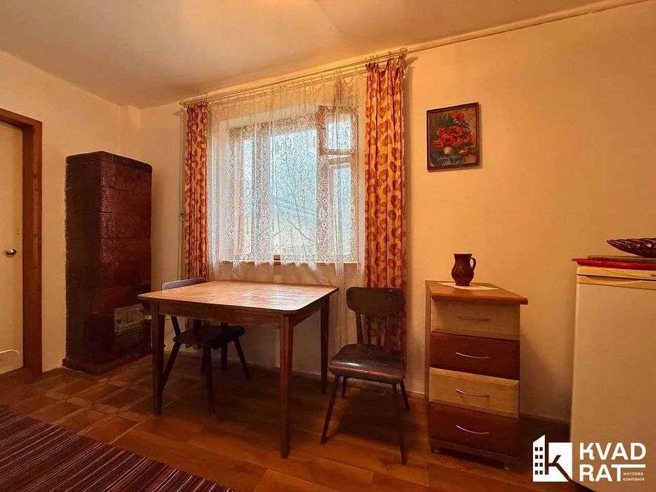 Особняк з гаражем біля ТЦ Арсен та Епіцентру