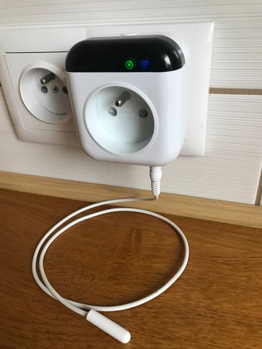 Gniazdko z czujnikiem, termostat, WiFi, smart.