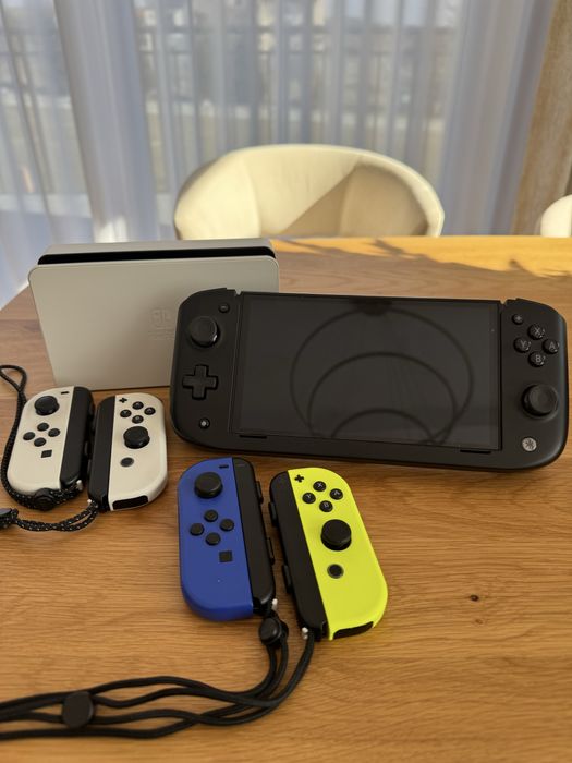 Konsola Nintendo Switch OLED + komplet Joy-Con + karta microSD SanDisk 128GB + Etui + Nitro Deck