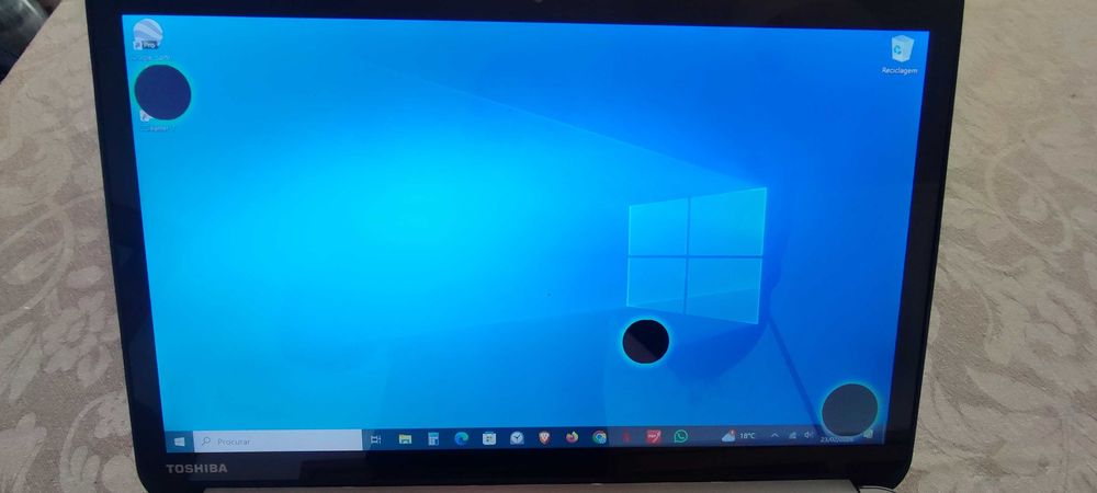 Portátil Toshiba KIRA-101  i7  8GB RAM