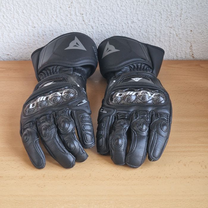 Luvas Alpinestars Stated Air Pretas - (60€) e Luvas Dainese Druid 4 Pretas - (200€)