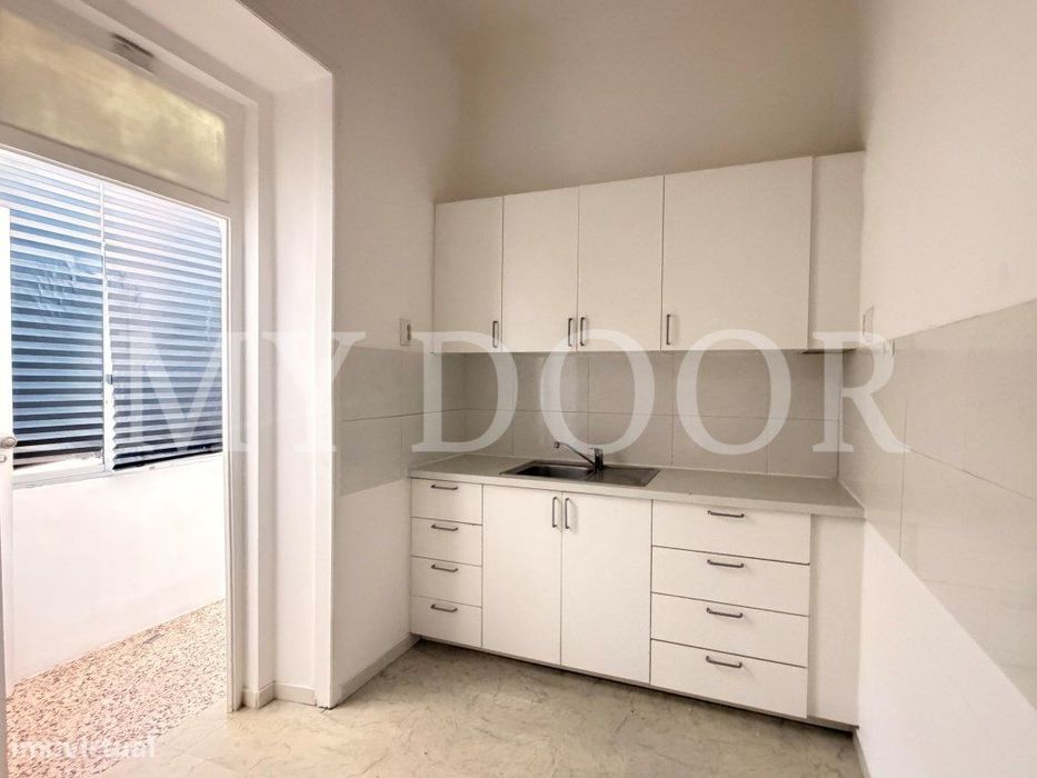 Apartamento T1 em Moscavide - Muita luz solar - Central