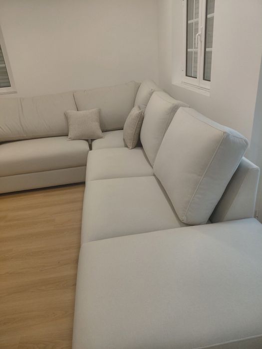 Sofá com chaise longue