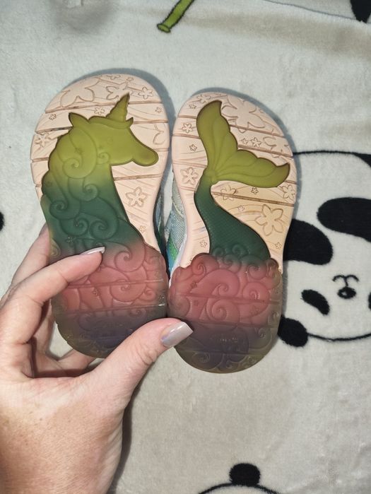 продам кроссовки детские  Clarks 24  р