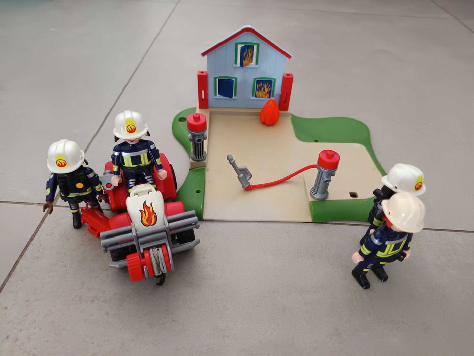 Playmobil- policia, bombeiros e camião