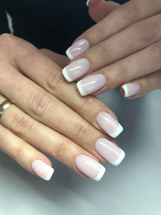 Манікюр- педикюр , фарбування - корекція брів