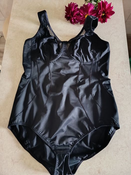 Nowe body wyszczuplajace modelujące 40 42 Anita 95 B