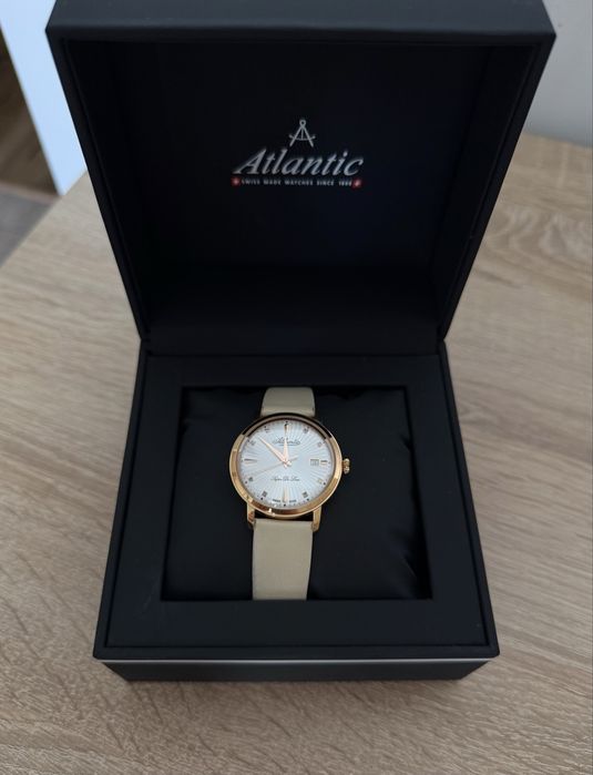 Годинник Atlantic Super De Luxe Precious Stones 29355.44.29LGN