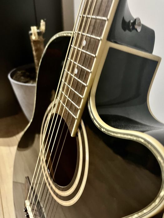 Gitara akustyczna Flight