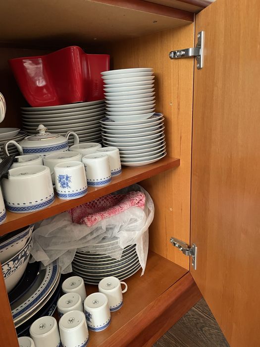 Aparador louceiro cerejeira