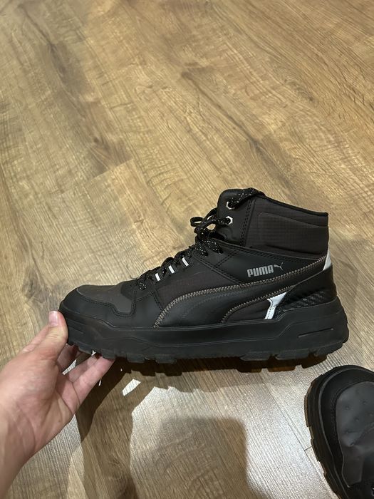 Кросівки Puma.