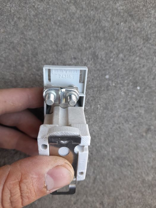 Держатель предохранителей