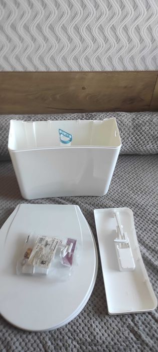 Spłuczka plastikowa dolnopłuk +deska sedesowa (nowe)