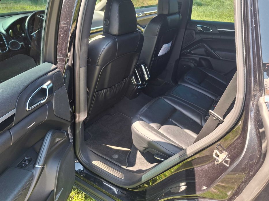 Porsche Cayenne офіційний