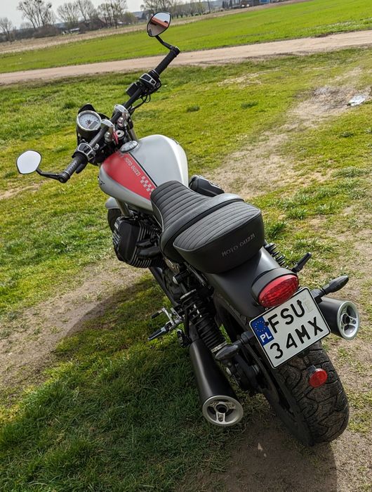Moto guzzi v9 bobber