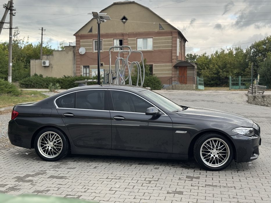 Bmw f10 2013 рік