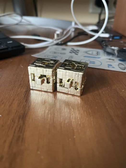 Продам фігурку майнрафт «золотий блок» кіндер джой