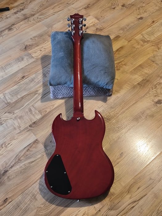 Gitara elektryczna typu SG, nie Gibson, zamiana