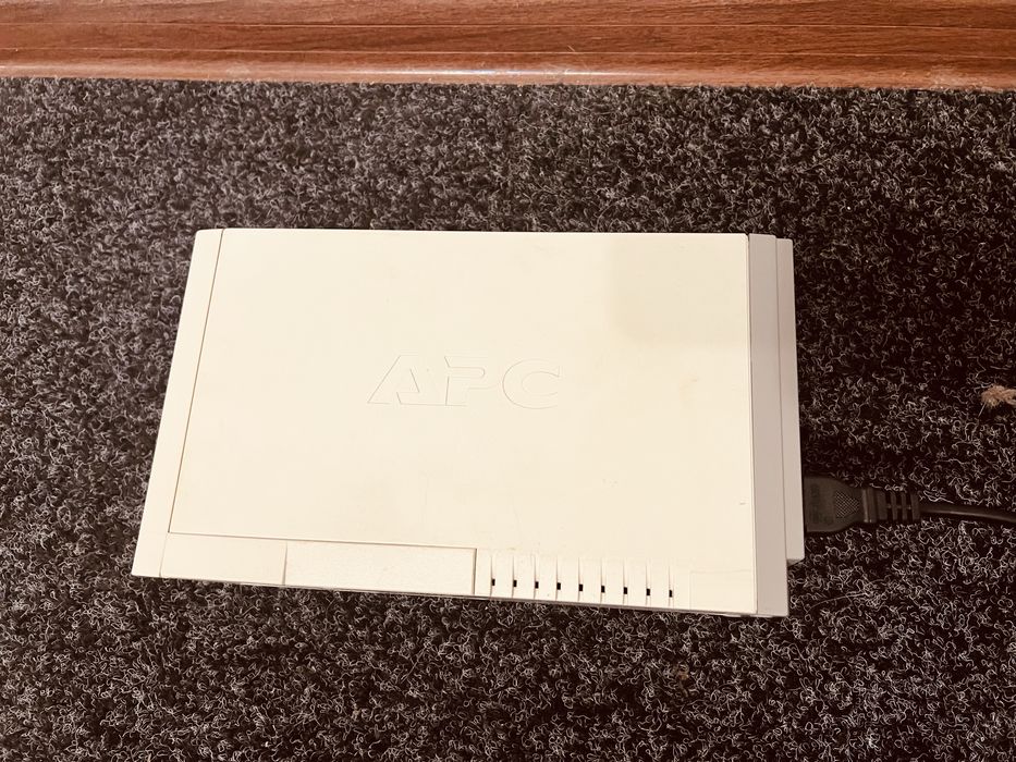 Пристрій безперебійного живлення Back-UPS CS 500 APC