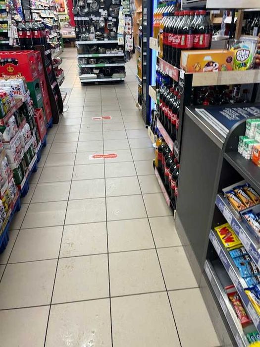 Regały sklepowe chłodnie kasy wypozażenie sklepu 250 m2