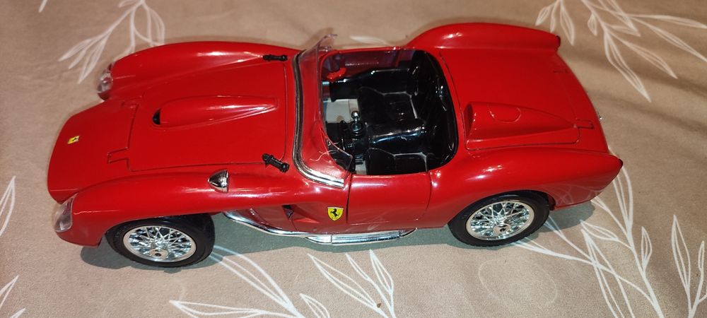 Burago ferrari 1/18