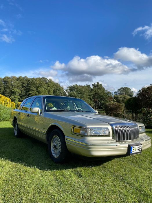 Lincoln Town Car 1997 - wynajem do ślubu, klasyczna limuzyna
Na OLX na