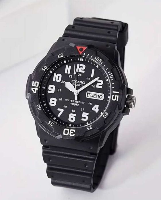 Кварцевые часы Casio MRW-200H-1BVEF | WR100 | Casio Edifice | g-shock
