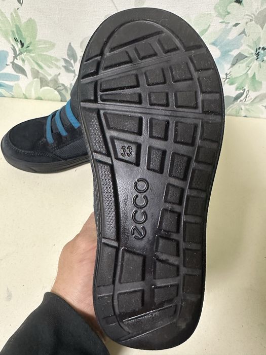 Продам детские зимние ботинки ecco в хорошем состоянии  33 р.  1200грн