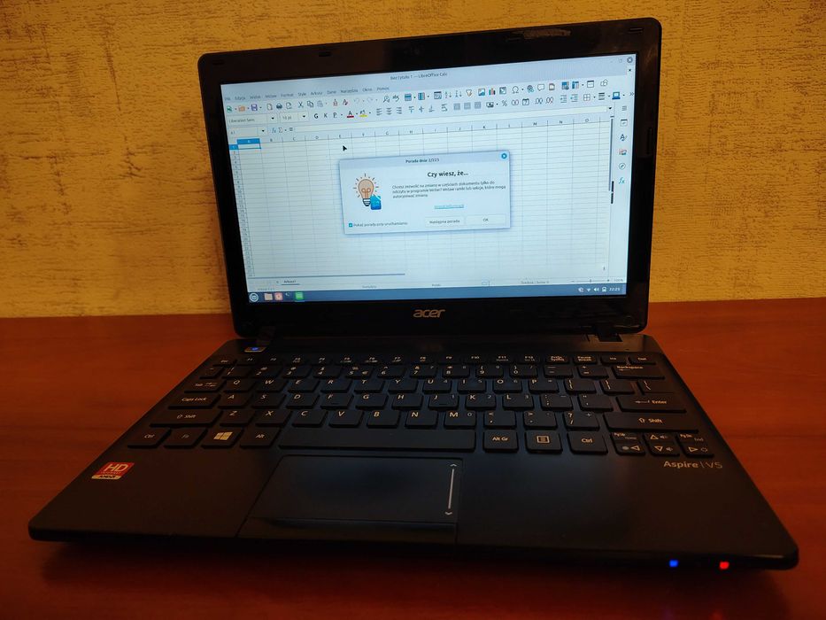 Acer Aspire V5 11.6" AMD C70 2GB 320HDD - oryginalny system - zasilacz