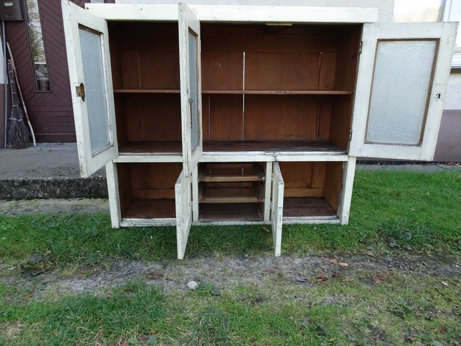 Kredens kuchenny drewniany