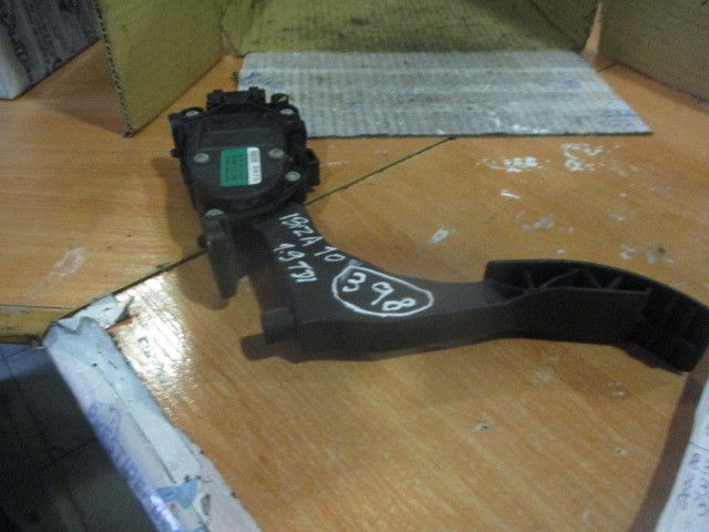 Pedal do acelerador VOLKSWAGEN Polo (6R, 6C)