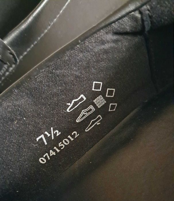 Лофери жіночі чорного кольору