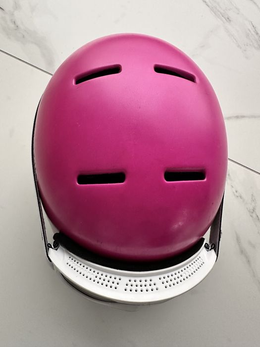 Kask Atomic wraz z okularami