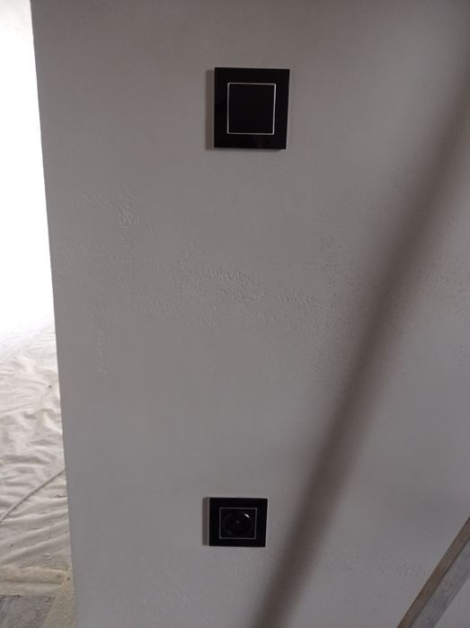 Виконуємо  електромонтажні роботи.