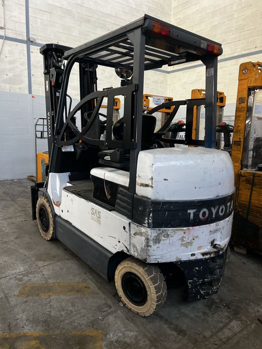 Empilhador Elétrico Toyota 3500kg Triplex