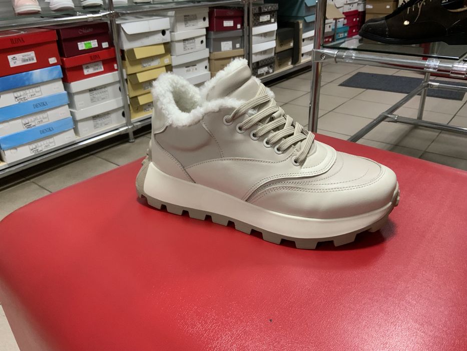 Ботинки  женские кроссовки белые спортивные зимние демисезонные