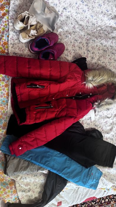 Віддам речі на дівчинку 7-9 років