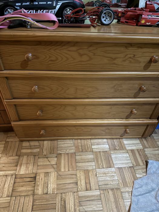 Comoda de boa qualidade