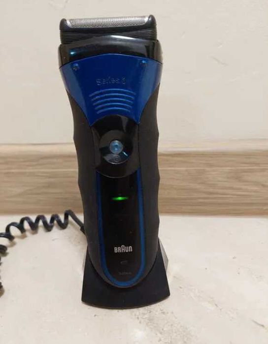 Golarka Braun series3. Bardzo ładna .Trymer. + nowa głowica tnąca